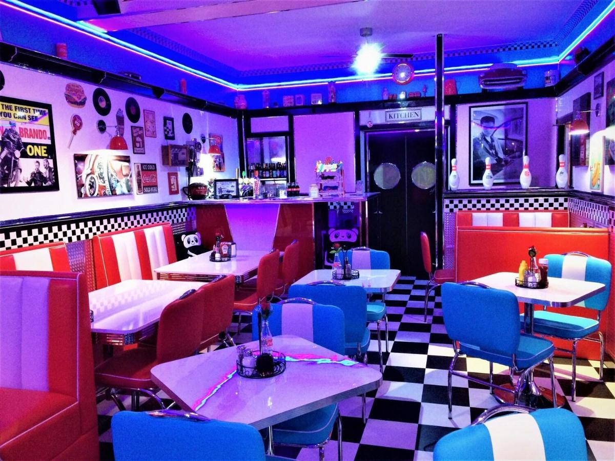 Cadillac Kustomz Hotel - Breakfast Available Rothesay Exterior foto